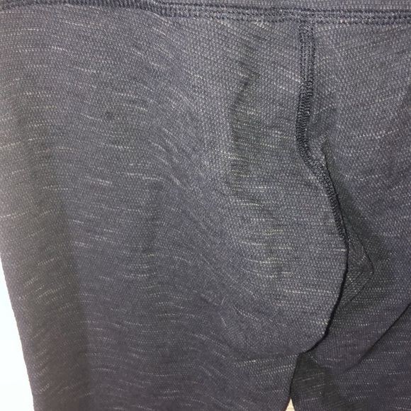 Lululemon Athletica Gray capri leggings size 6 Yoga leggings luluemon pants - Picture 3 of 8
